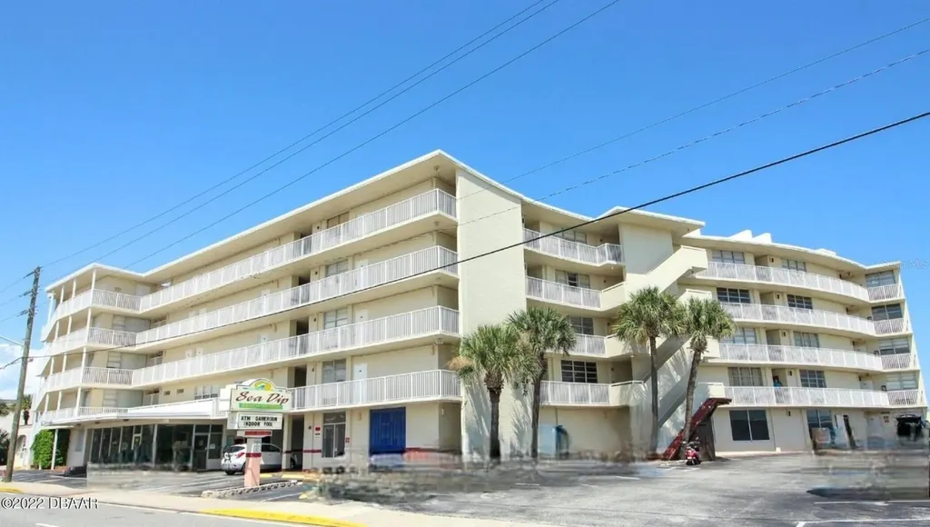 1233 S Atlantic Avenue Daytona Beach FL 32118