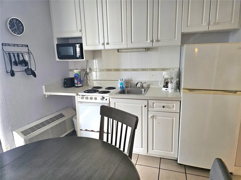 1233 S Atlantic Avenue Daytona Beach FL 32118