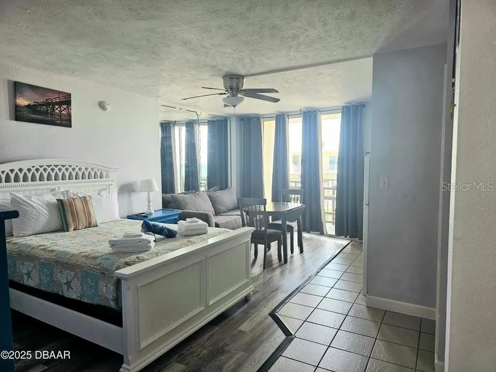 1233 S Atlantic Avenue Daytona Beach FL 32118