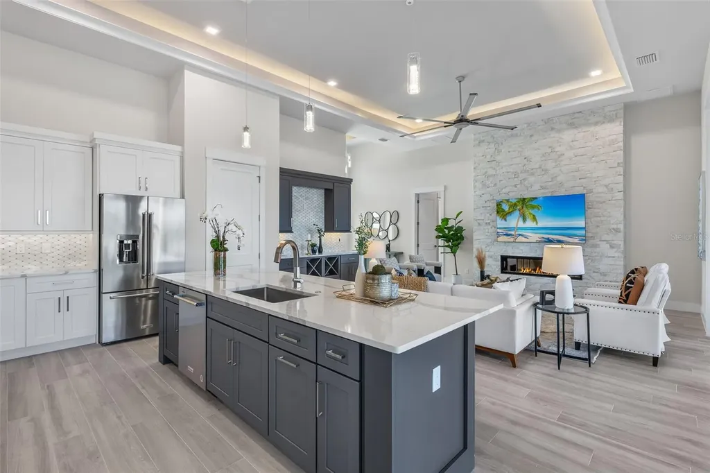 2129 Cape Coral Parkway W Cape Coral FL 33914