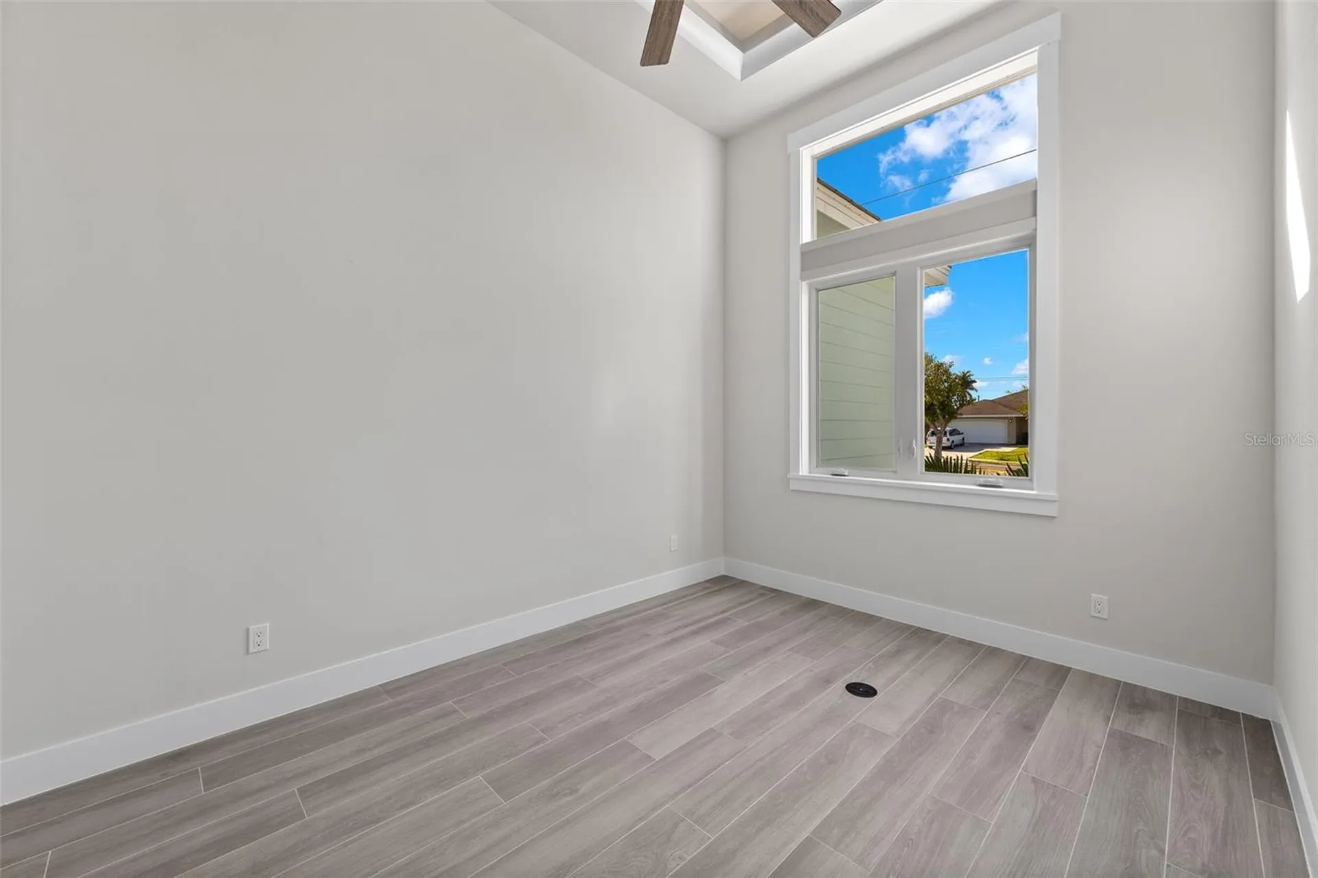 2129 Cape Coral Parkway W Cape Coral FL 33914