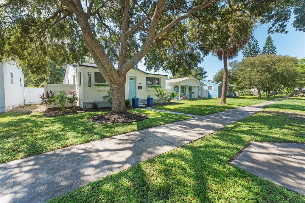 1510 35th Avenue N St Petersburg FL 33704