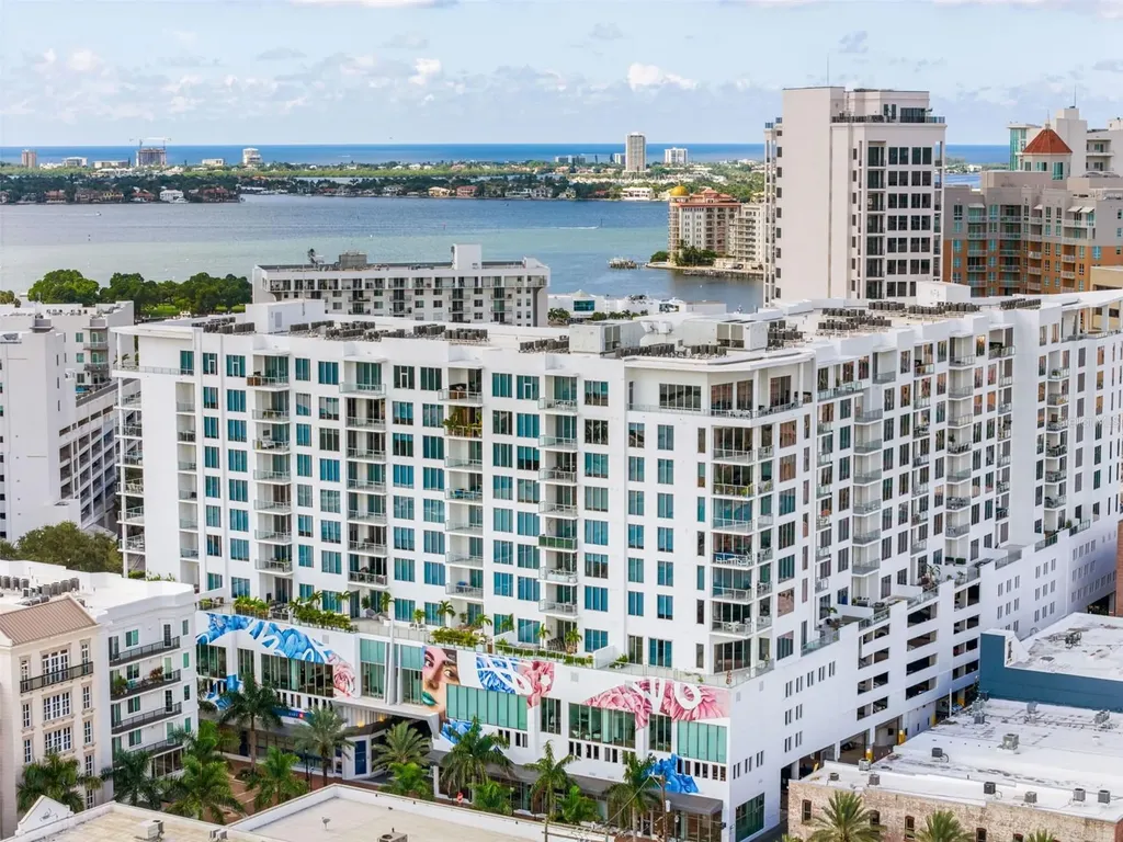 111 S Pineapple Avenue Sarasota FL 34236