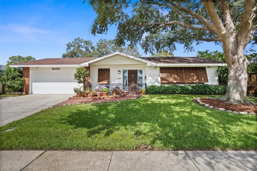 6469 31st Avenue N St Petersburg FL 33710