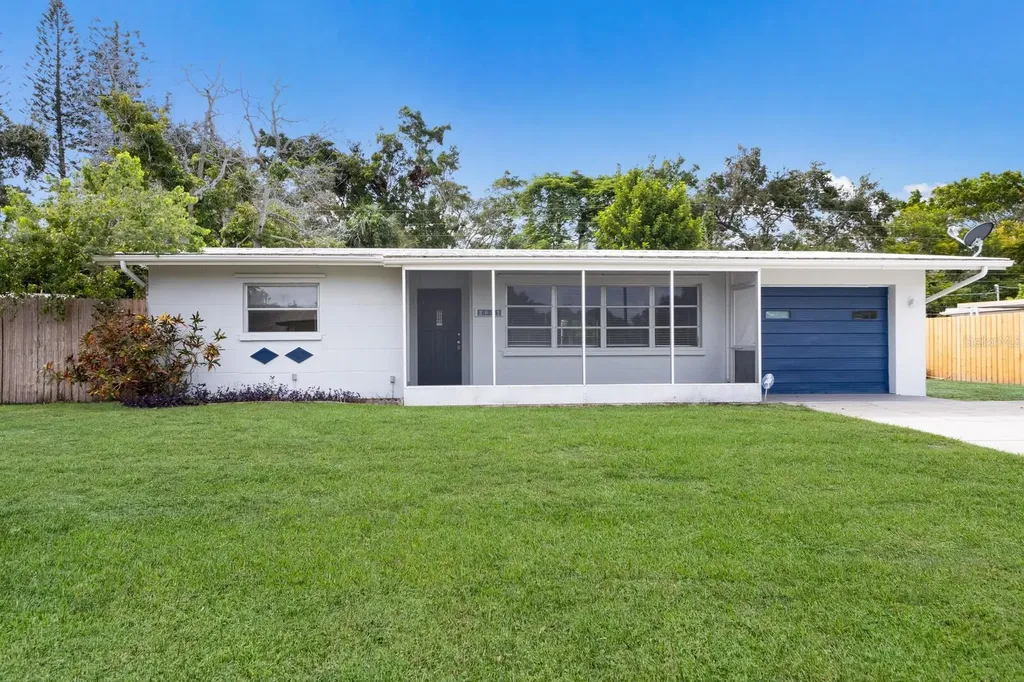 2012 58th Avenue Drive W Bradenton FL 34207