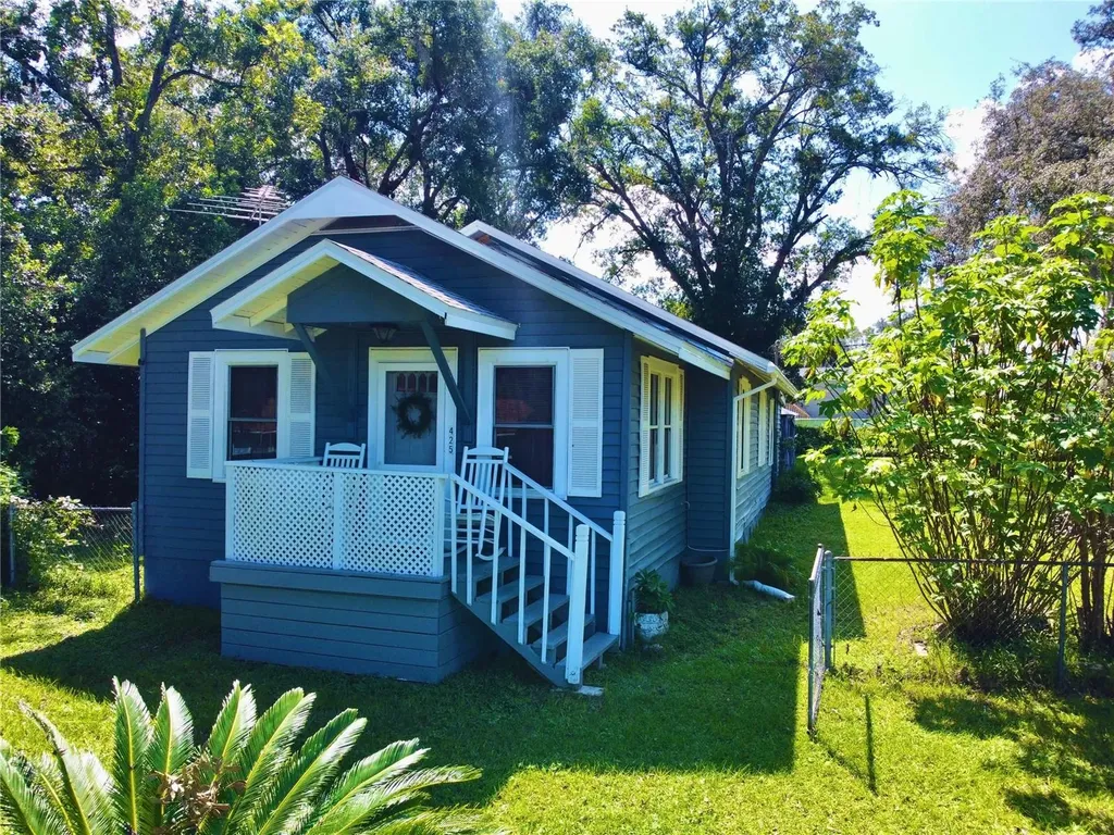 425 2nd Street Polk City FL 33868