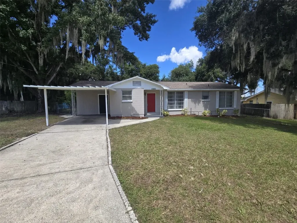 1608 Crest Avenue Leesburg FL 34748