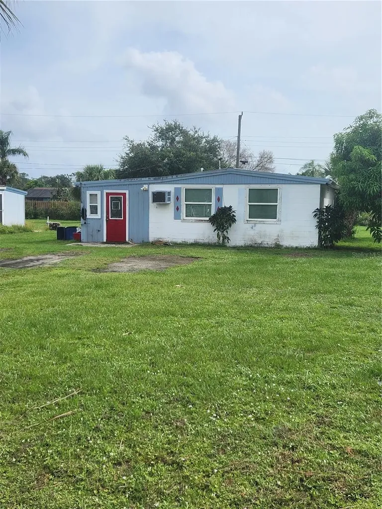555 Edwards Street Englewood FL 34223