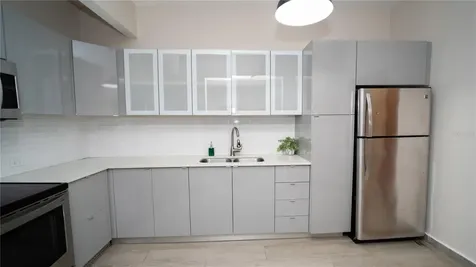 2058 España Street San Juan PR 00911