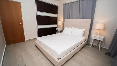 2058 España Street San Juan PR 00911