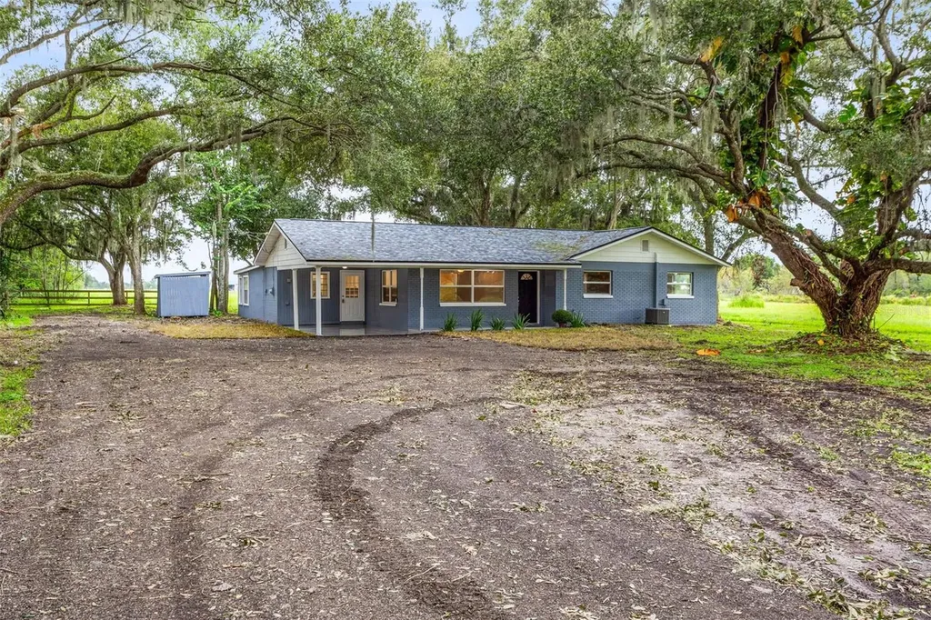 11717 S County Road 39 Lithia FL 33547