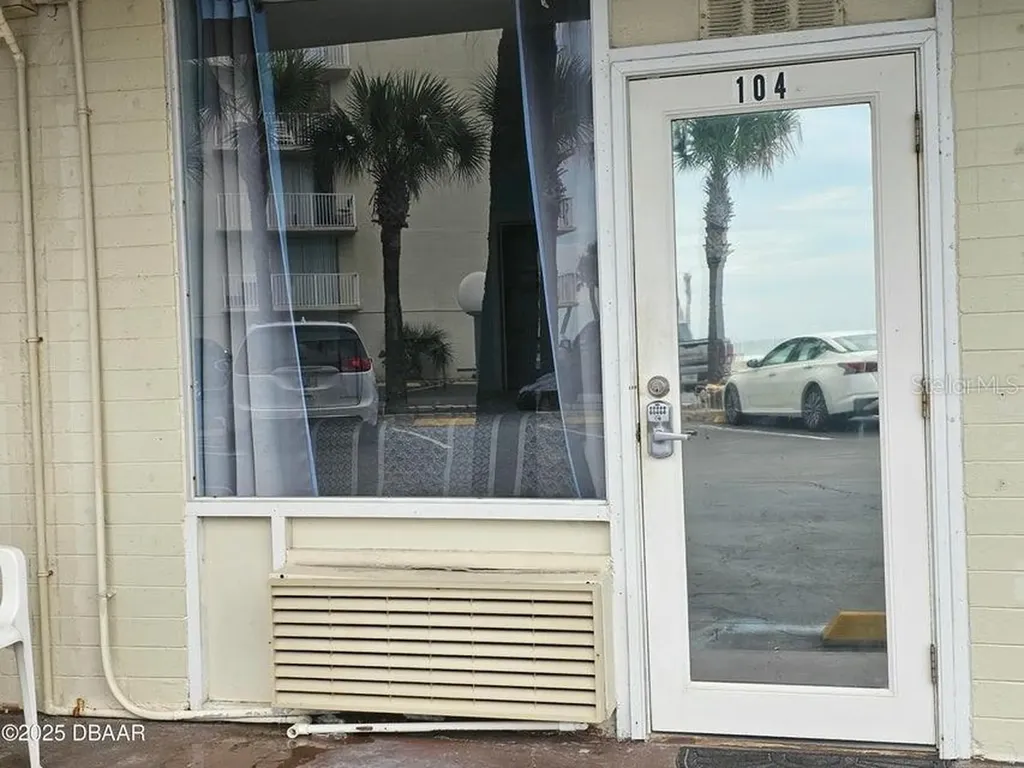 1233 S Atlantic Avenue Daytona Beach FL 32118