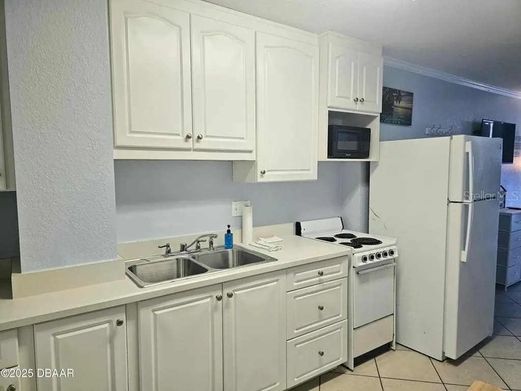 1233 S Atlantic Avenue Daytona Beach FL 32118
