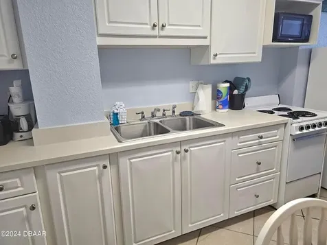 1233 S Atlantic Avenue Daytona Beach FL 32118