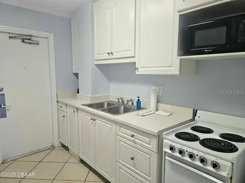 1233 S Atlantic Avenue Daytona Beach FL 32118