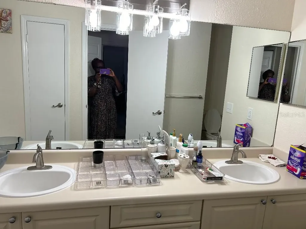 9481 Highland Oak Drive Tampa FL 33647