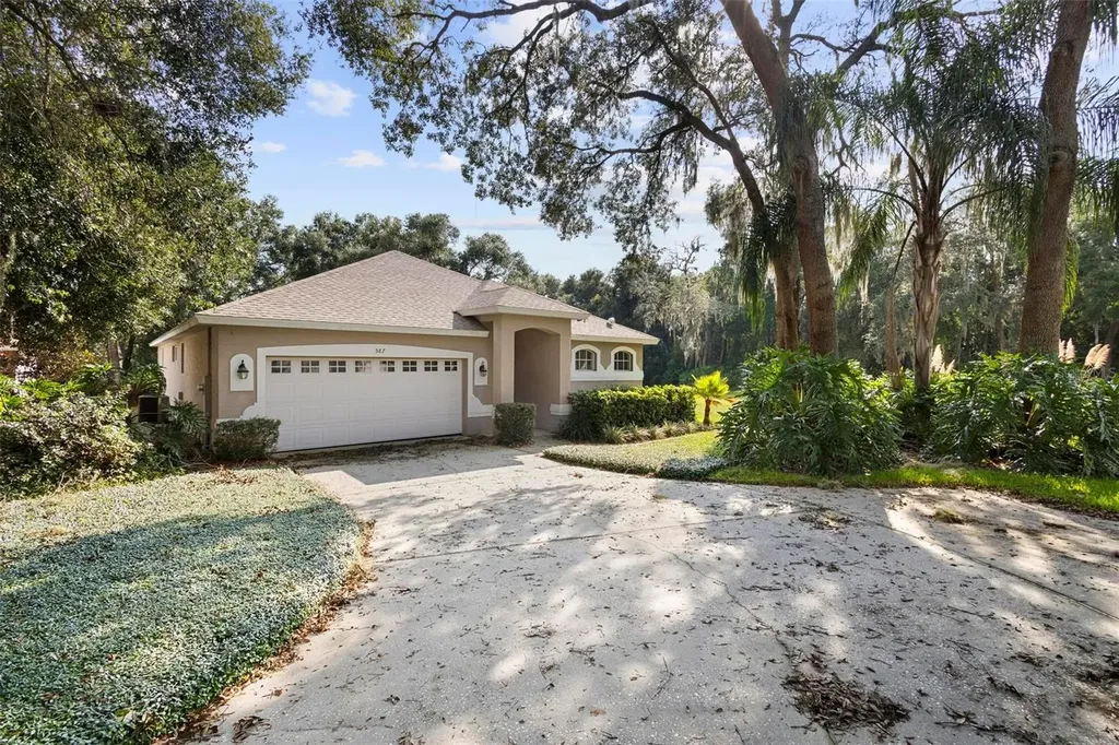 587 Kings Castle Drive Orange City FL 32763