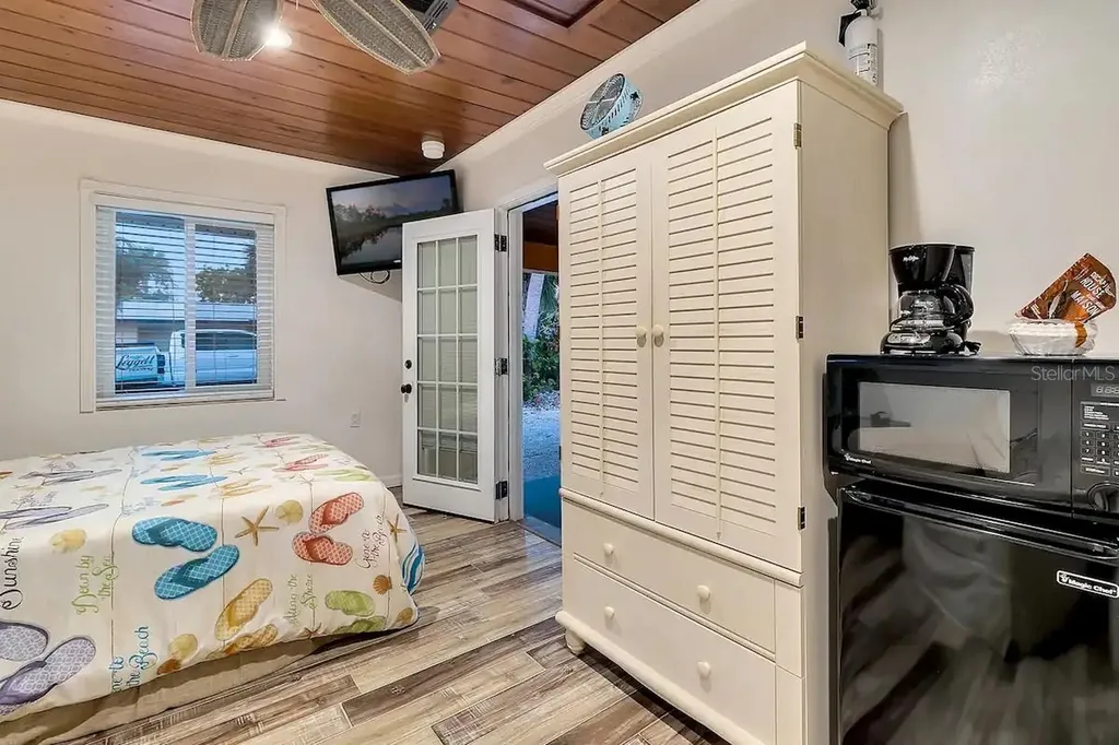 2795 A N Beach Road Englewood FL 34223