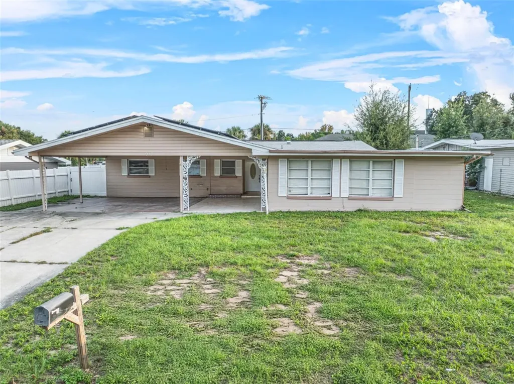912 Avenue T SE Winter Haven FL 33880
