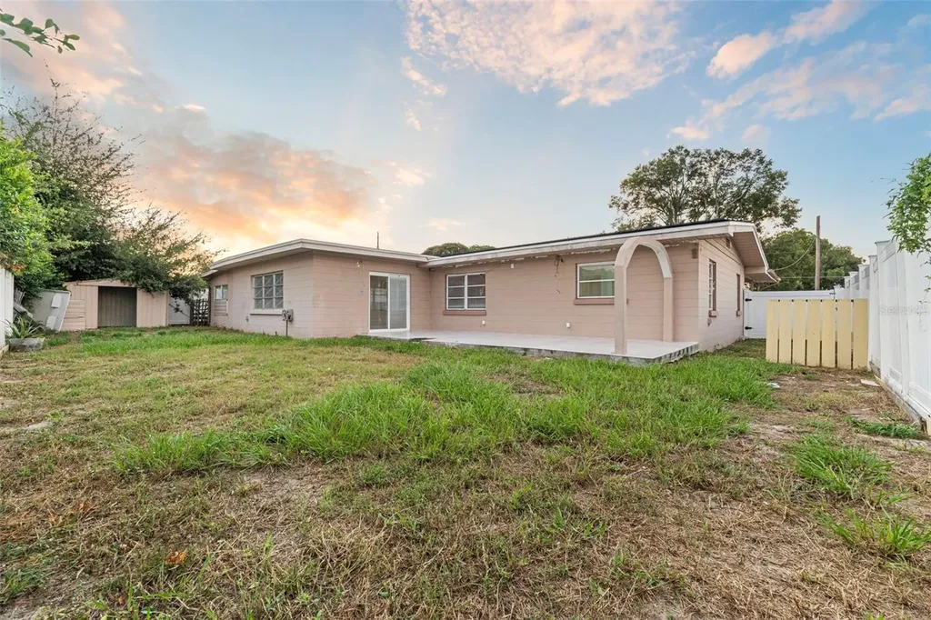 912 Avenue T SE Winter Haven FL 33880