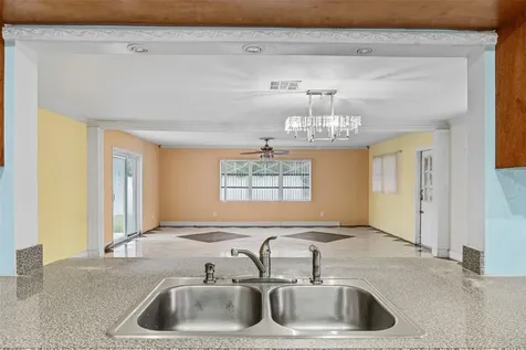 912 Avenue T SE Winter Haven FL 33880