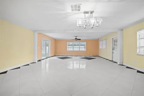 912 Avenue T SE Winter Haven FL 33880