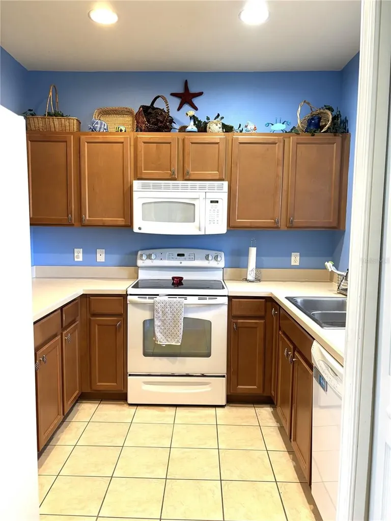 3825 45th Terrace W Bradenton FL 34210