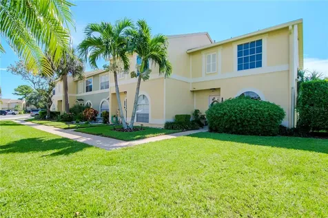 1532 Chateaux De Ville Court Clearwater FL 33764