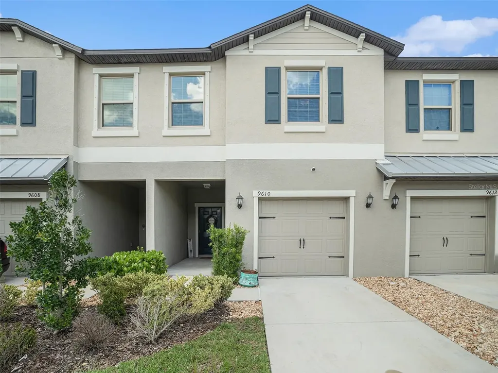 9610 Pembrooke Pines Drive Sun City Center FL 33573