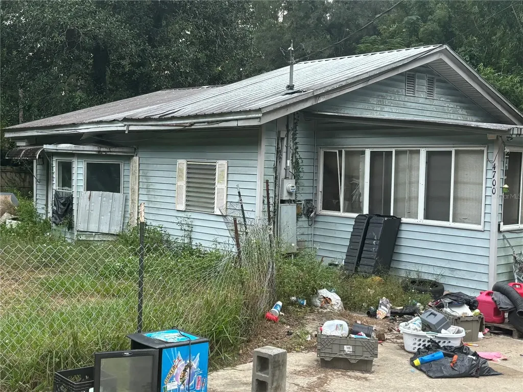 4700 SE 160th Court Ocklawaha FL 32179