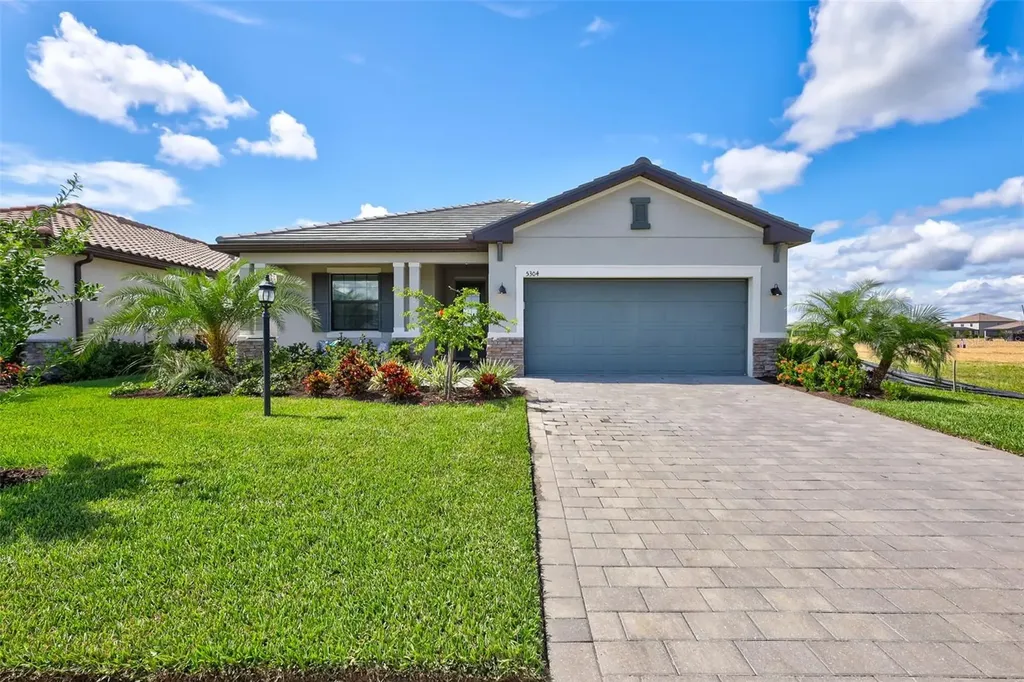 5304 Coral Reef Way Bradenton FL 34211