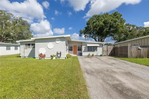 1043 60th Avenue N St Petersburg FL 33703