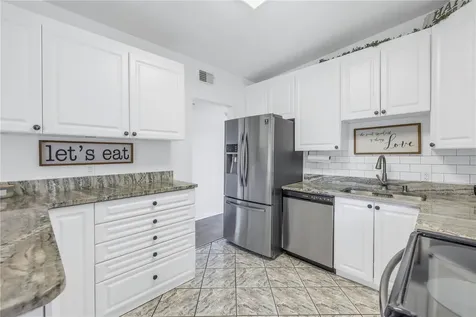 1043 60th Avenue N St Petersburg FL 33703