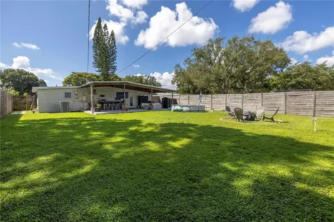 1043 60th Avenue N St Petersburg FL 33703