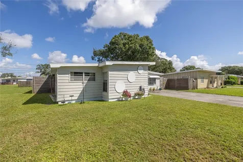 1043 60th Avenue N St Petersburg FL 33703