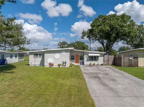 1043 60th Avenue N St Petersburg FL 33703