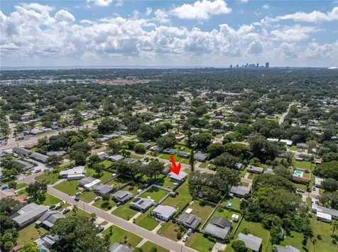 1043 60th Avenue N St Petersburg FL 33703