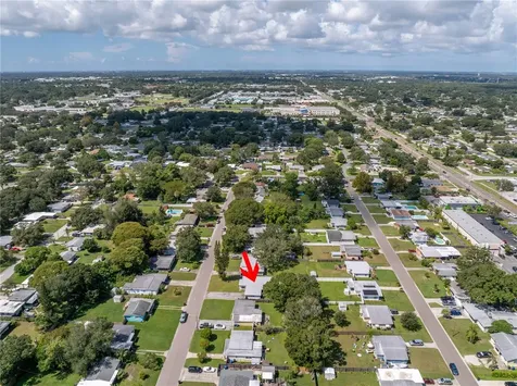 1043 60th Avenue N St Petersburg FL 33703