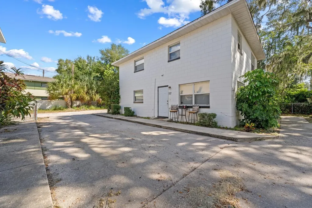 715 Carroll Avenue SW Winter Haven FL 33880