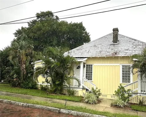 109 Hibiscus Street Tarpon Springs FL 34689