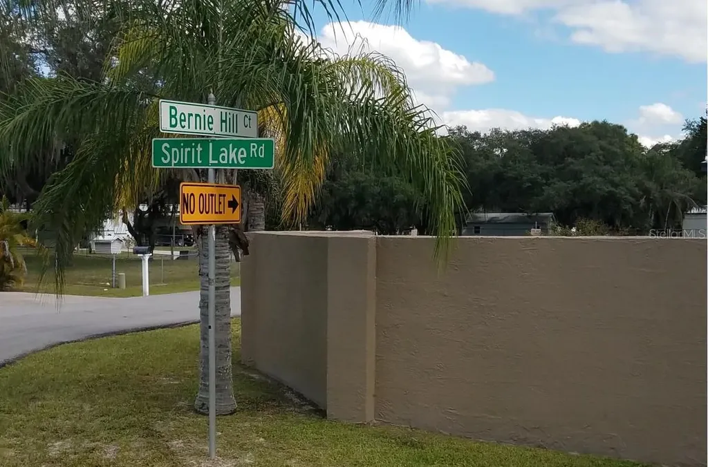 5242 Spirit Lake Road Winter Haven FL 33880