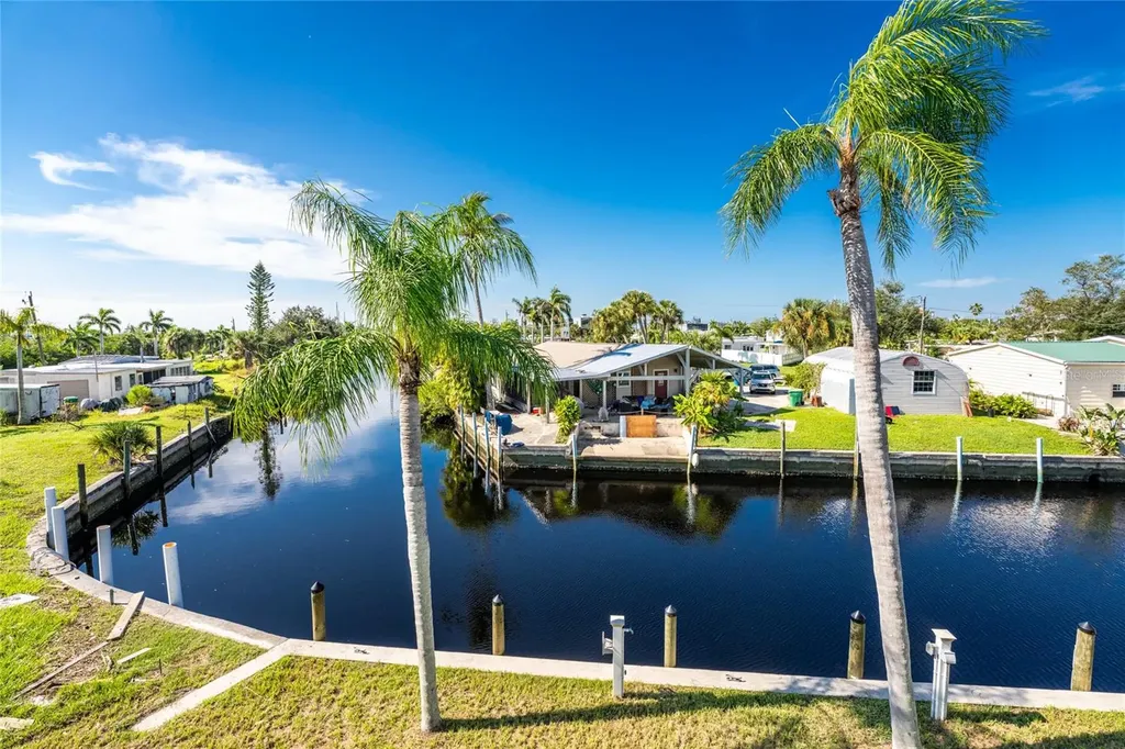 4199 Hollis Avenue Port Charlotte FL 33953