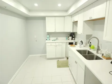 255 Dolphin Point Clearwater FL 33767