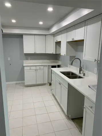 255 Dolphin Point Clearwater FL 33767
