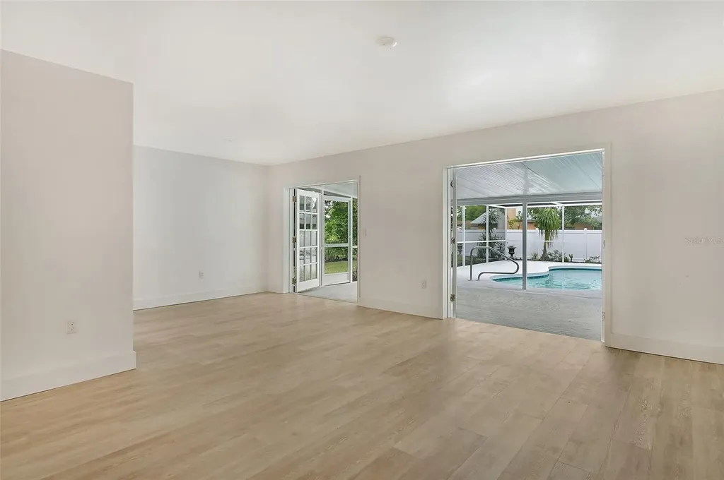 4724 Seville Drive Sarasota FL 34235