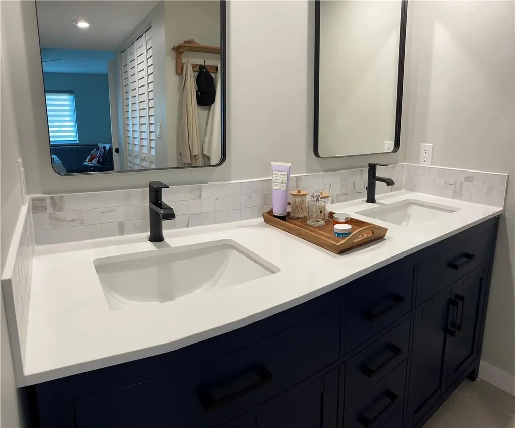 1628 Clower Creek Drive Sarasota FL 34231