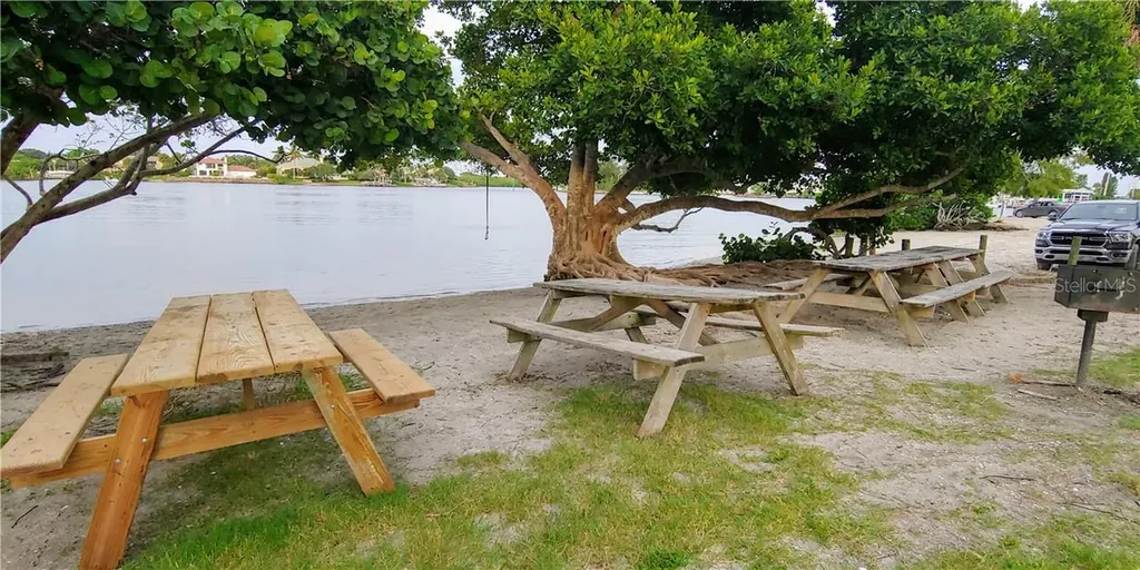 309 Shore T Road Nokomis FL 34275