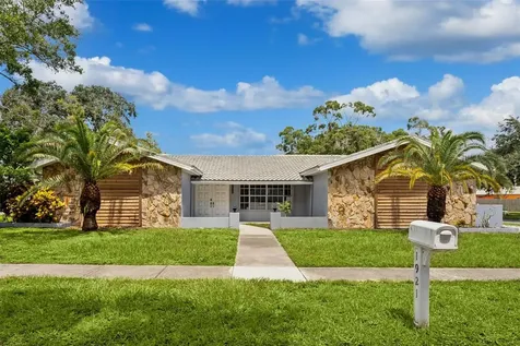 1921 Blue Heron Way Palm Harbor FL 34683