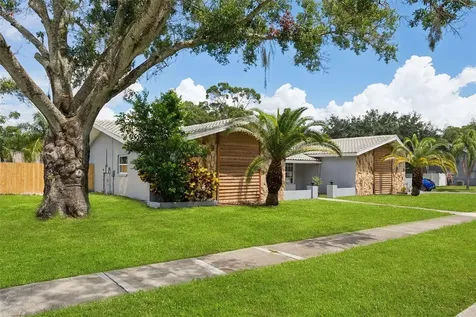 1921 Blue Heron Way Palm Harbor FL 34683