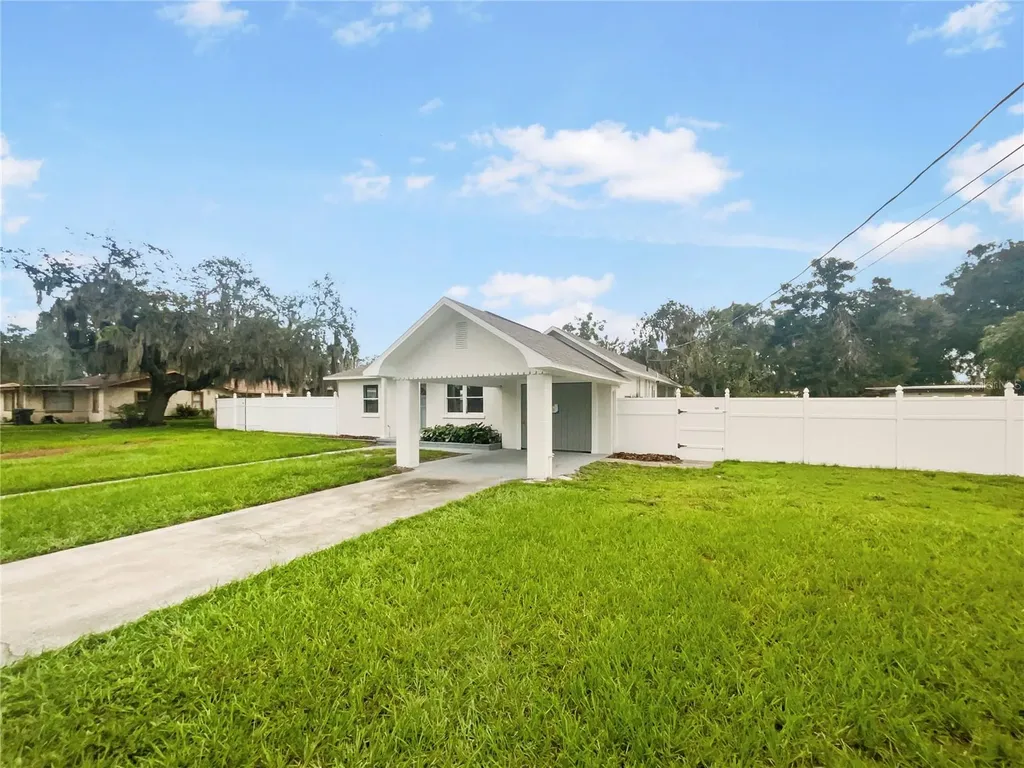 2211 Burns Street Lakeland FL 33801